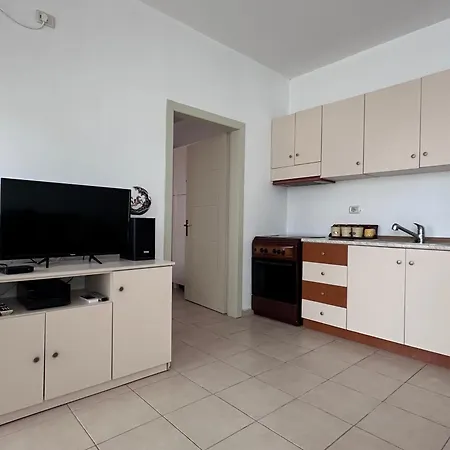 Vespa 2 Sarande Apartmán