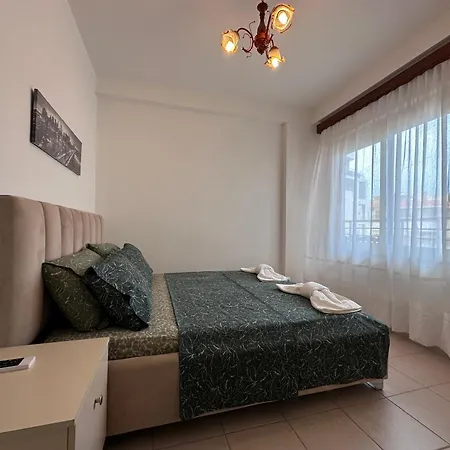 Vespa 2 Sarande Apartment Polisi i Vogel