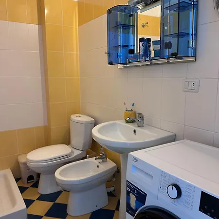 Vespa 2 Sarande Apartment Polisi i Vogel